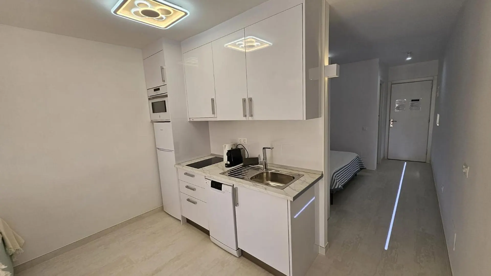 Tenerife Holidays Deluxe, Royal Garden, Las Americas Playa de las Americas  0*, Playa de las Americas (Tenerife) Spain