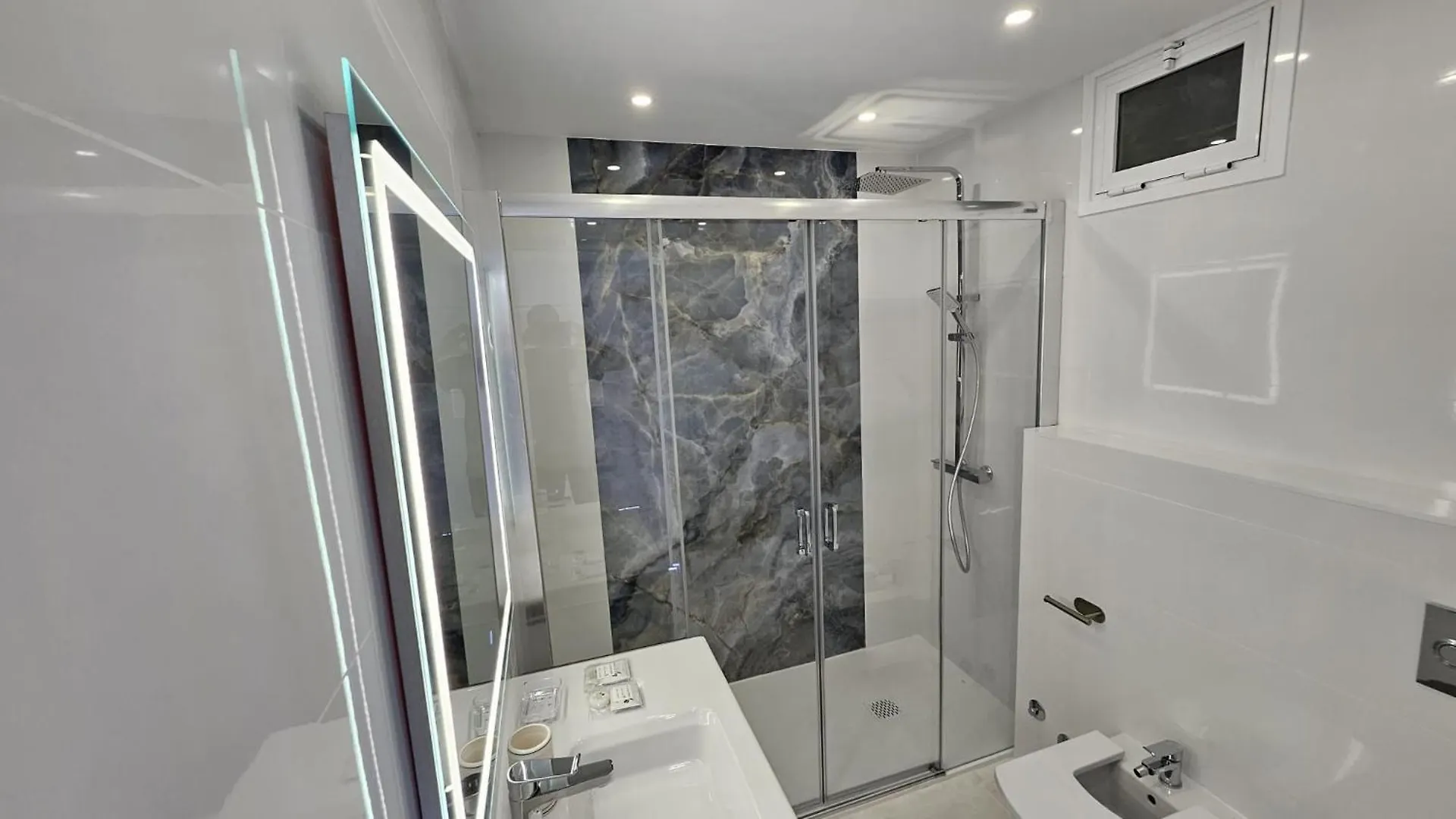 Tenerife Holidays Deluxe, Royal Garden, Las Americas Playa de las Americas  Apartment